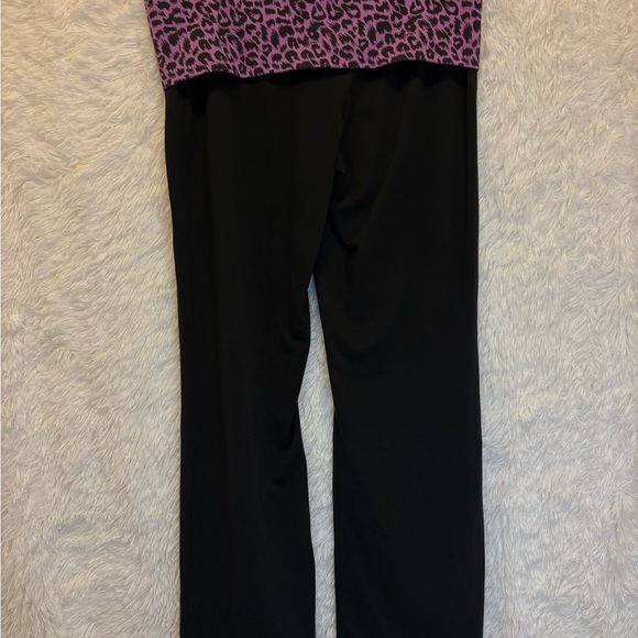 PINK By Victoria’s Secret | Black Yoga Pants with Pink Leopard Print Waistband 💜 - Picture 13 of 16